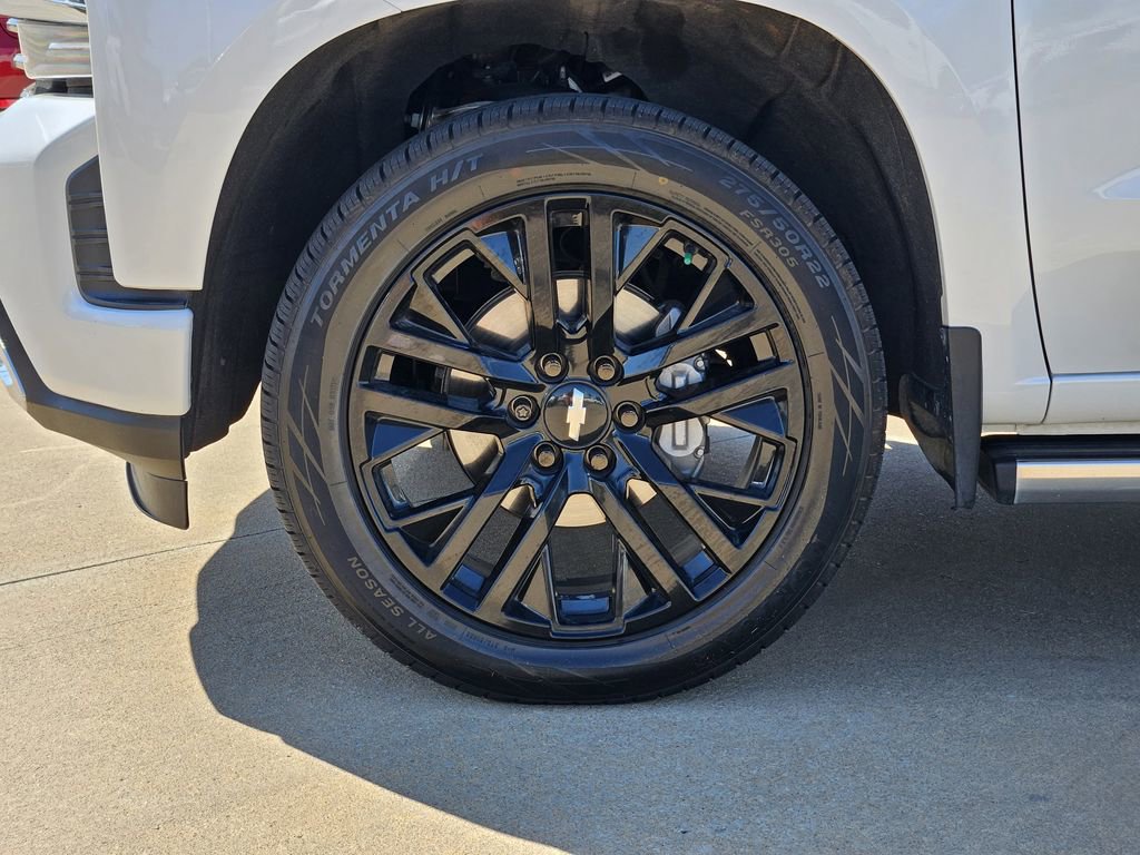 Used 2020 Chevrolet Silverado 1500 High Country w/ Technology Package AWD/4WD image 17