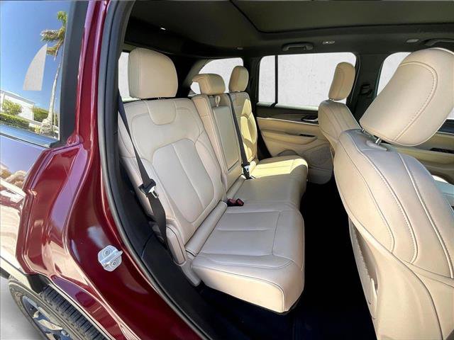 Used 2025 Jeep Grand Cherokee Limited w/ Black Appearance Package RWD image 26