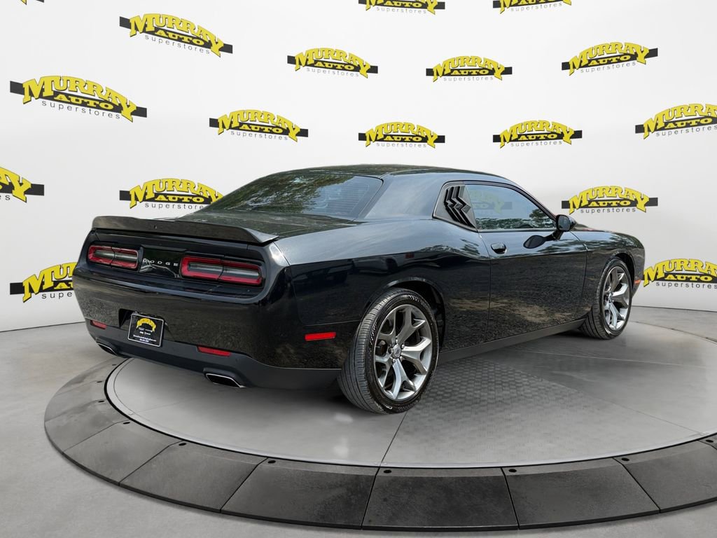 Used 2017 Dodge Challenger SXT RWD image 5