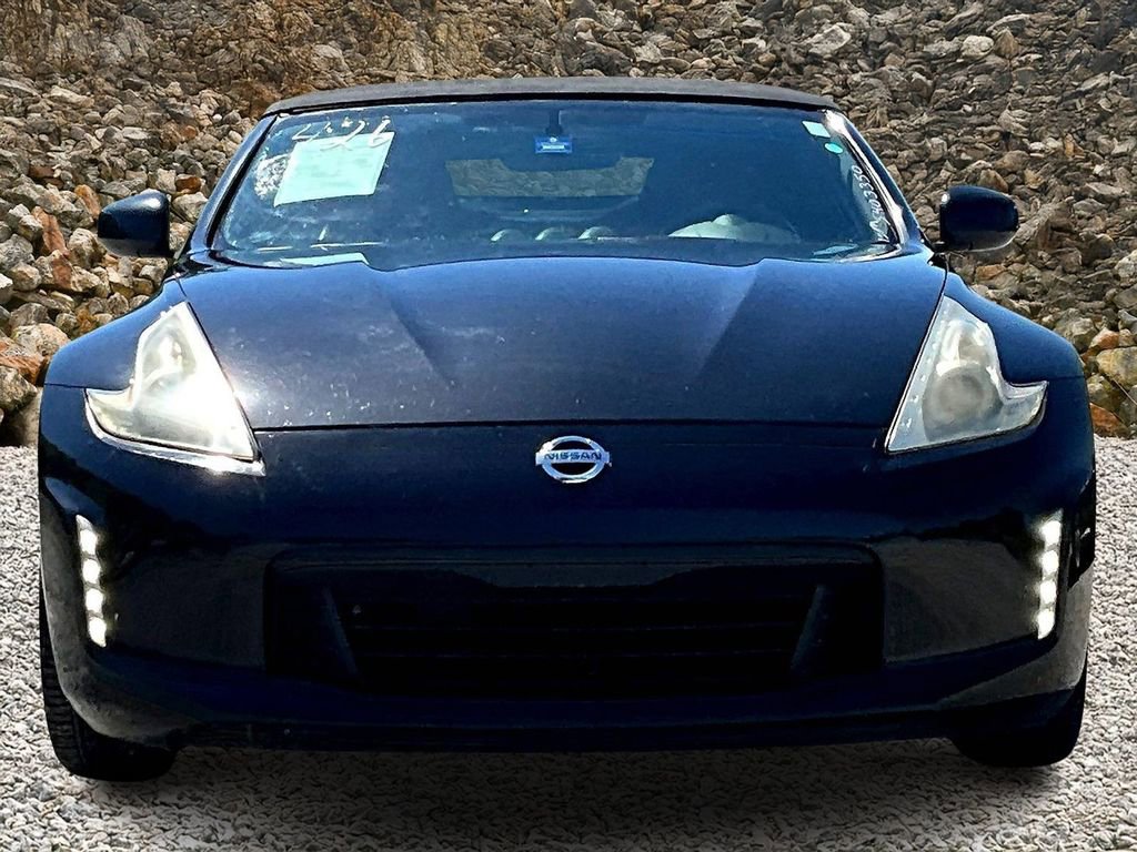 Used 2014 Nissan 370Z Touring w/ Sport Package image 3