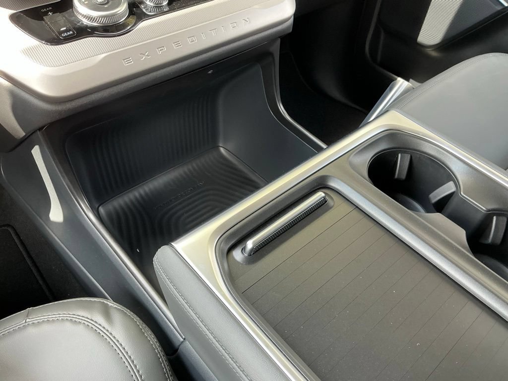 New 2026 Ford Expedition Active RWD image 42