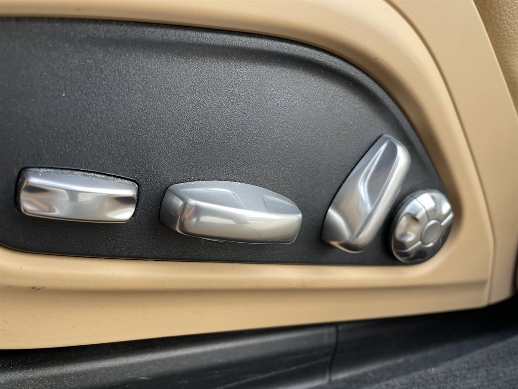 Used 2018 Porsche Panamera 4 image 33