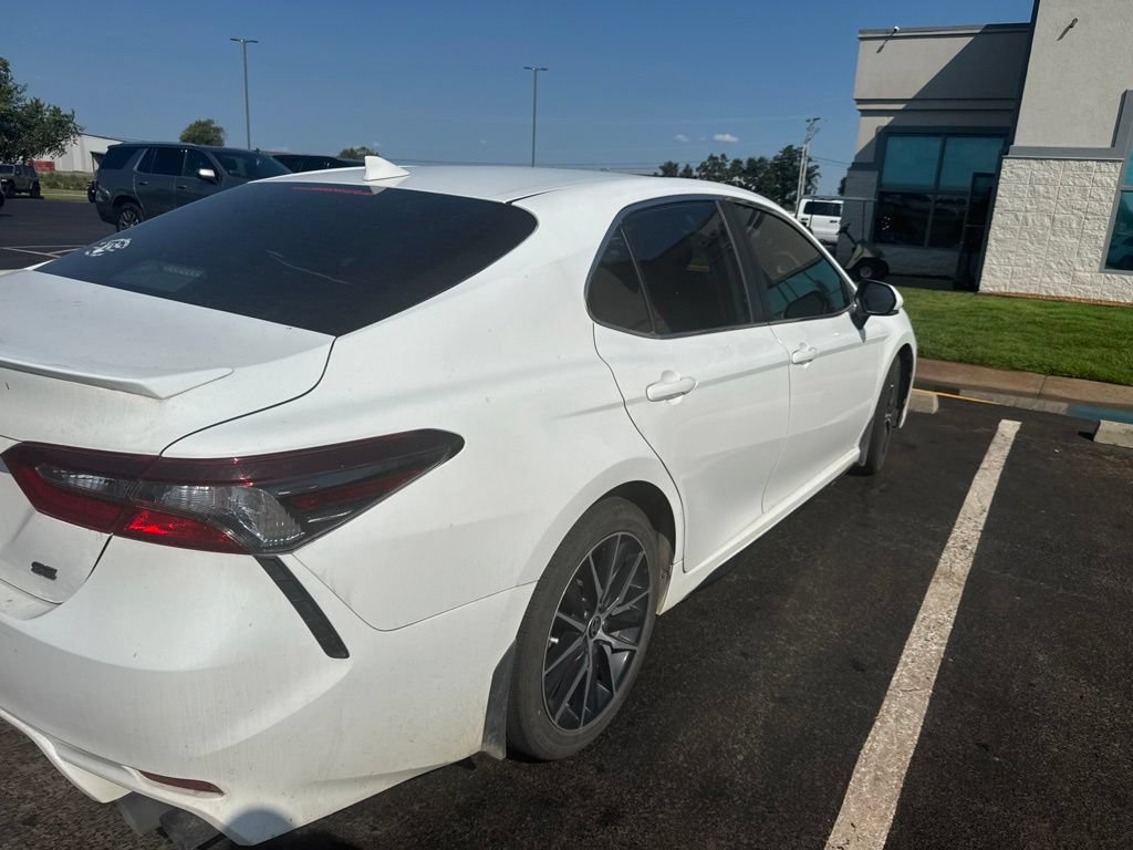 Used 2023 Toyota Camry SE FWD image 4