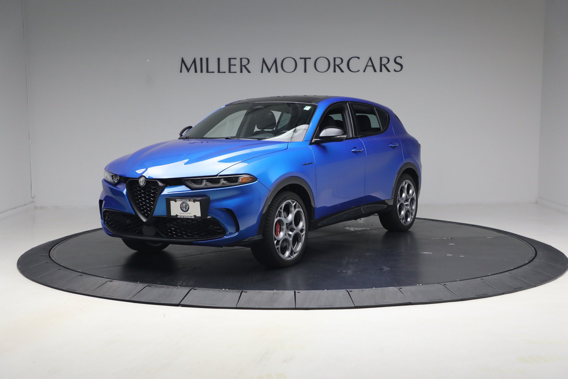 Used 2024 Alfa Romeo Tonale Ti AWD/4WD image 2
