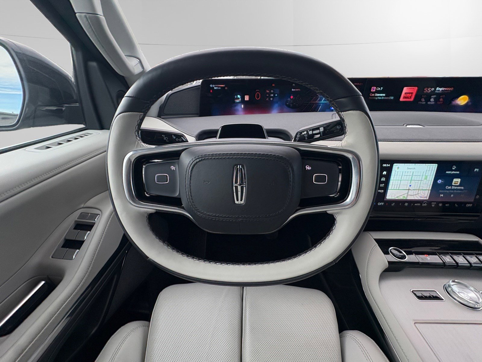 Certified 2025 Lincoln Navigator L Reserve image 12