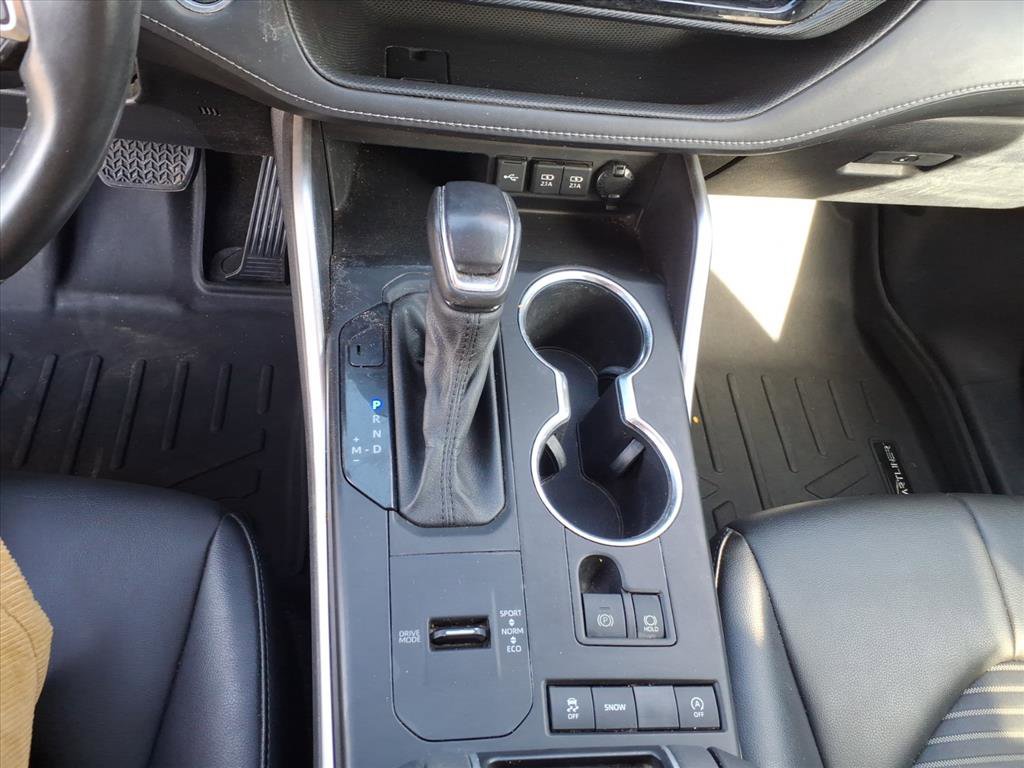 Used 2021 Toyota Highlander XSE image 17