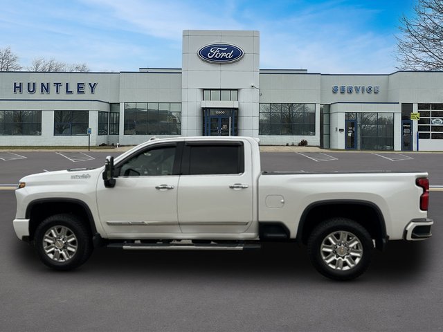 Used 2024 Chevrolet Silverado 2500 High Country w/ High Country Premium Package AWD/4WD image 7