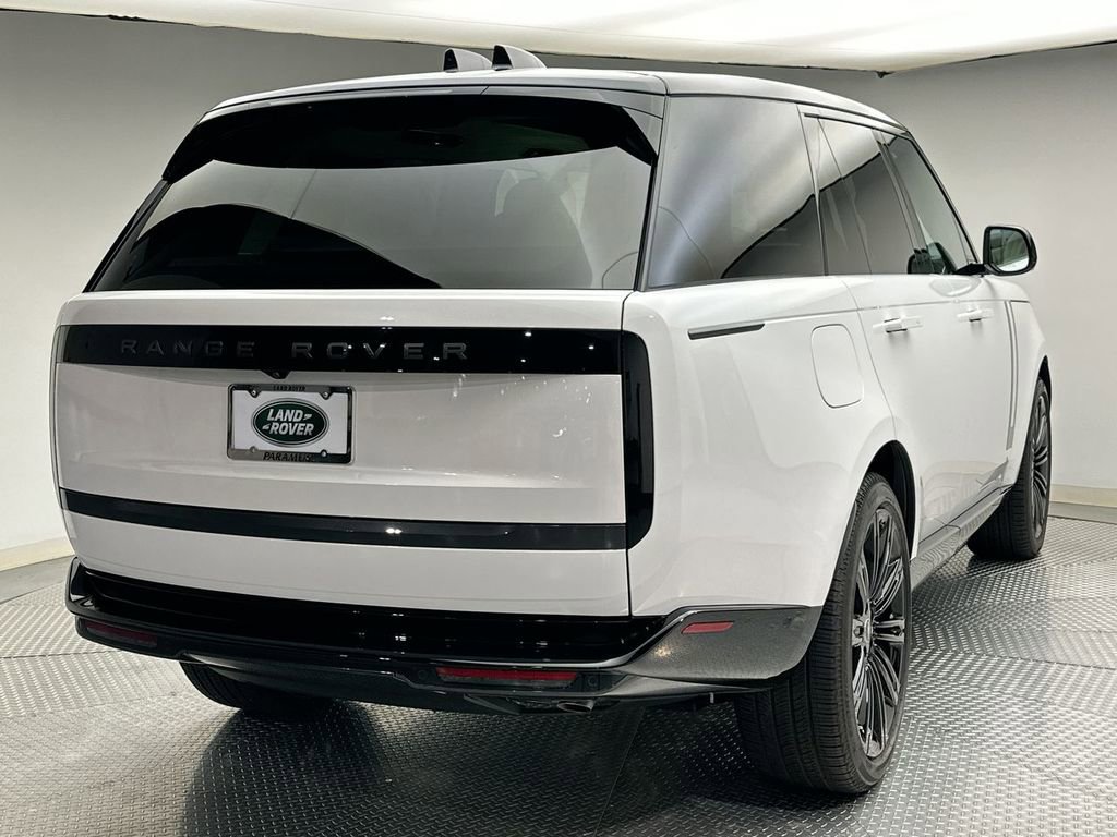 New 2025 Land Rover Range Rover SE image 3