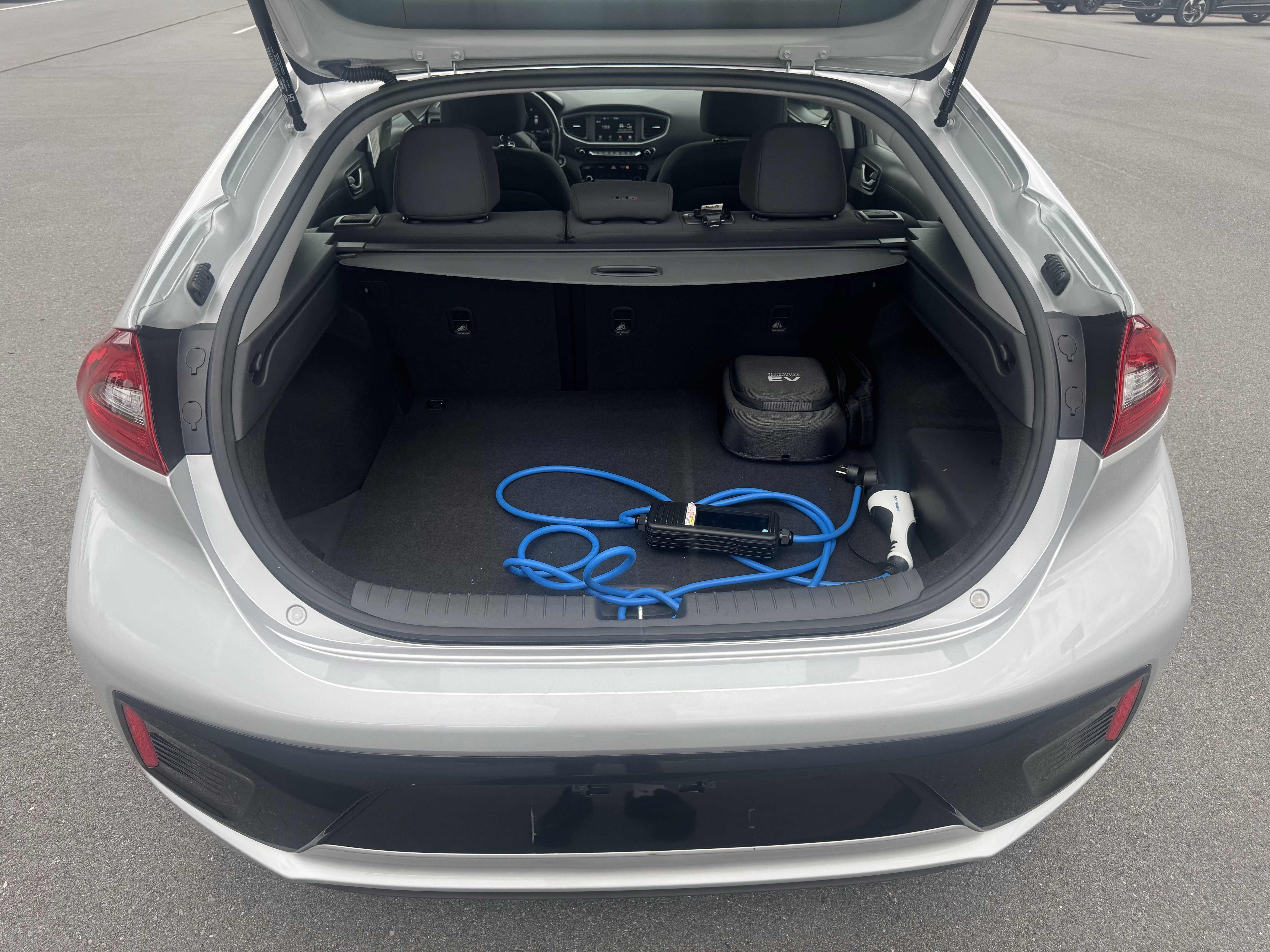 Used 2019 Hyundai Ioniq Plug-In Hybrid FWD image 5