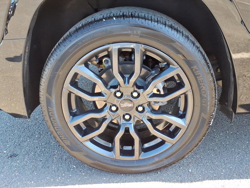 Certified 2023 GMC Terrain Denali w/ Black Diamond Edition image 8