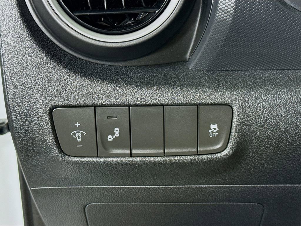 Used 2018 Hyundai Kona SEL image 18