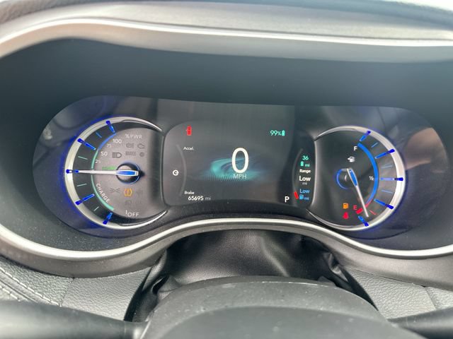 Used 2023 Chrysler Pacifica Touring-L FWD image 14