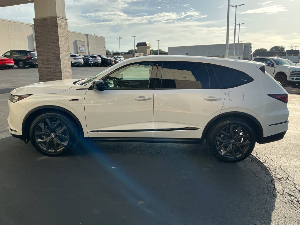Used 2023 Acura MDX A-Spec AWD/4WD image 3