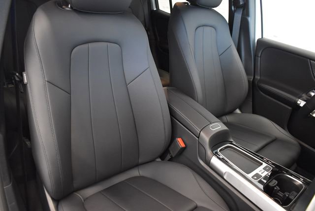 New 2026 Mercedes-Benz GLB 250 4MATIC image 9