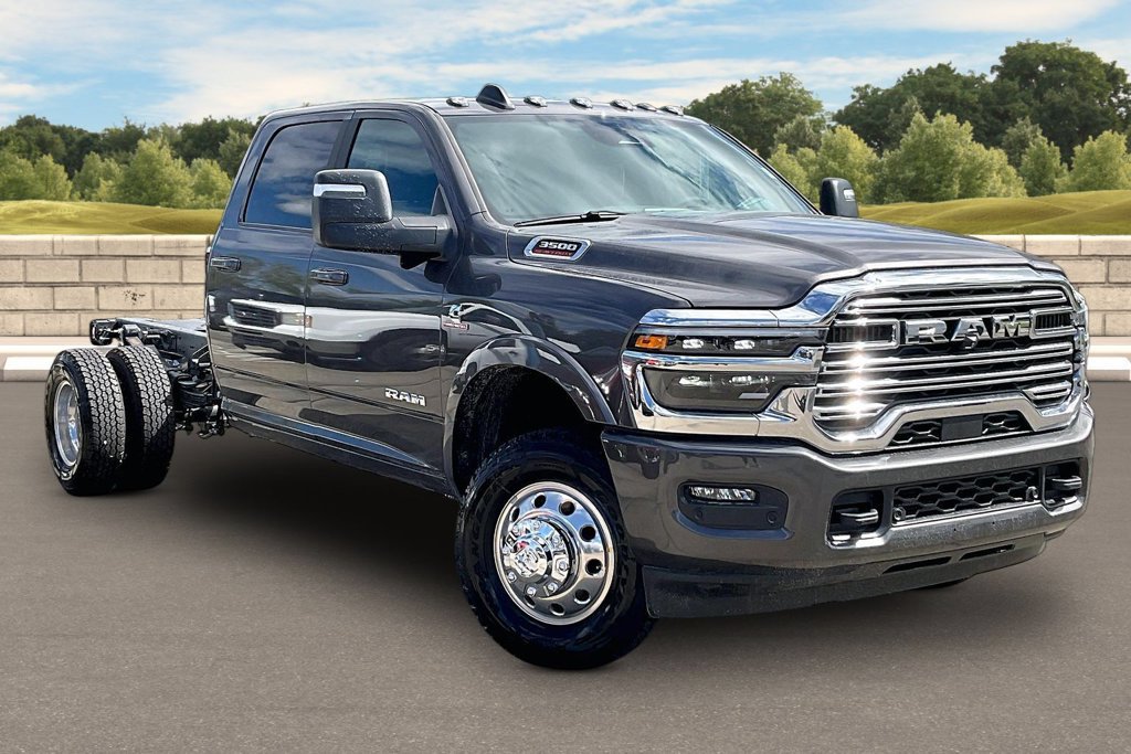 New 2027 RAM 3500 Tradesman AWD/4WD image 2