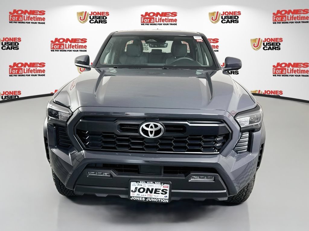 Certified 2025 Toyota Tacoma TRD Off-Road AWD/4WD image 12