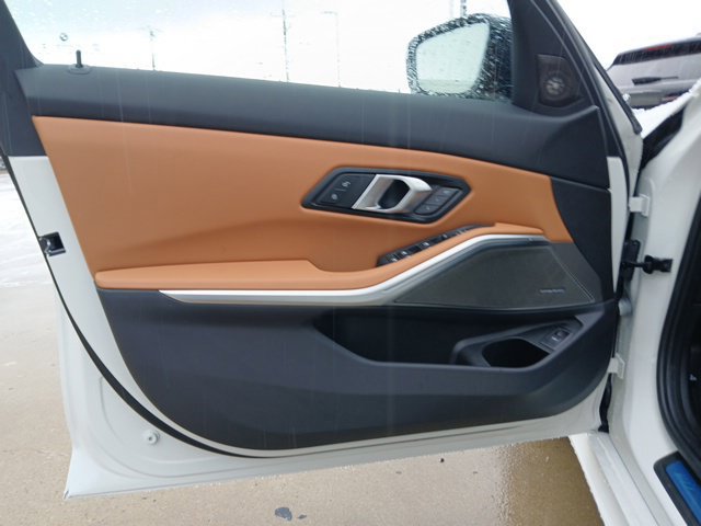 New 2026 BMW 330i Sedan w/ M Sport Package RWD image 16