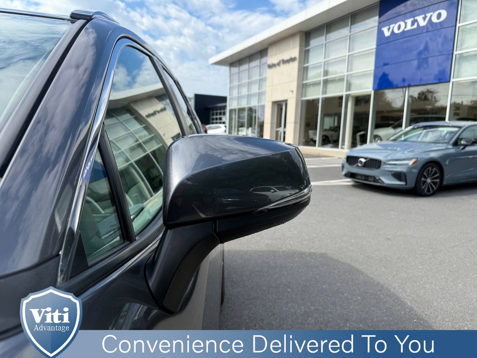 Used 2019 Toyota RAV4 Limited image 11