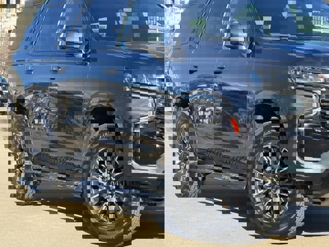 Used 2021 Chevrolet Tahoe Z71 w/ Z71 Signature Package image 3