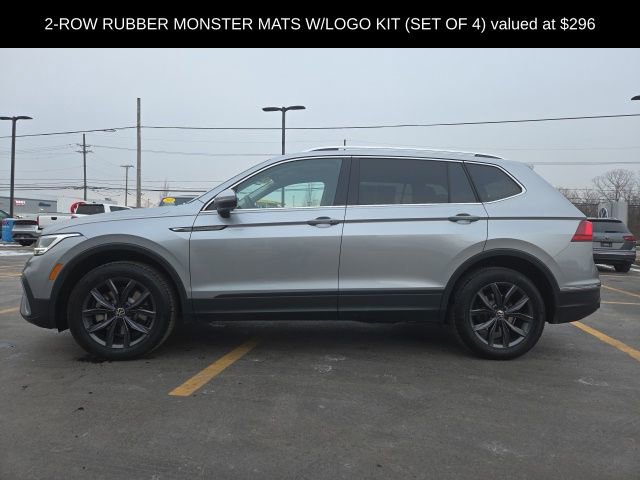Used 2023 Volkswagen Tiguan SE w/ Panoramic Sunroof Package image 5