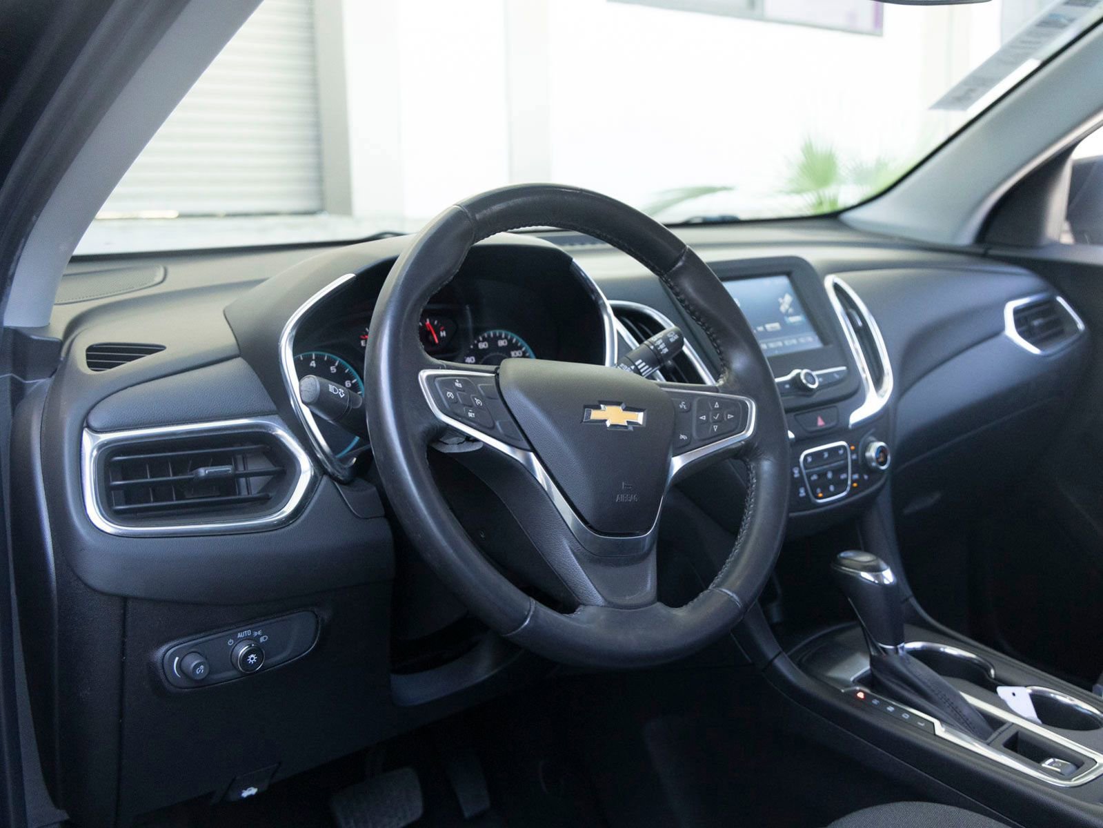 Used 2018 Chevrolet Equinox LT FWD image 14