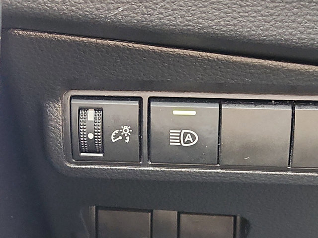 Used 2025 Toyota Corolla Cross XLE AWD/4WD image 23
