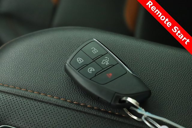 Used 2022 GMC Sierra 1500 AT4 w/ AT4 Premium Package image 3