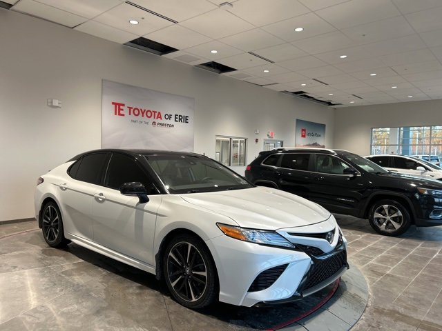 Used 2019 Toyota Camry XSE image 1