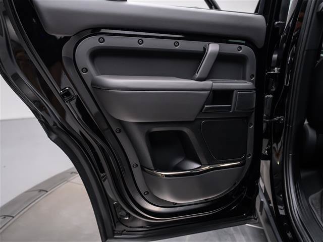 New 2026 Land Rover Defender 110 OCTA AWD/4WD image 25