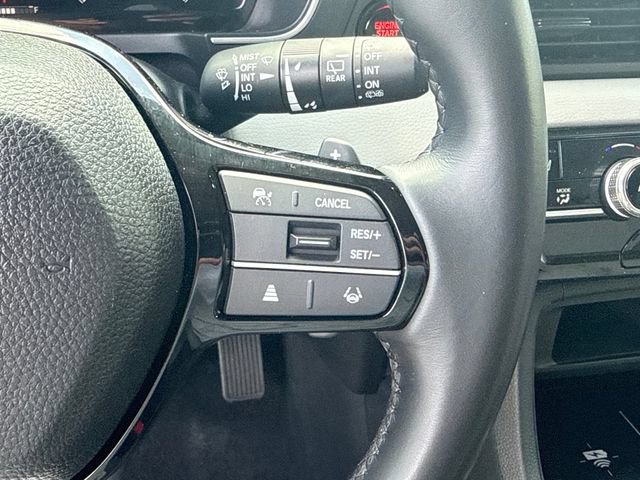 Used 2025 Honda Pilot Touring image 17