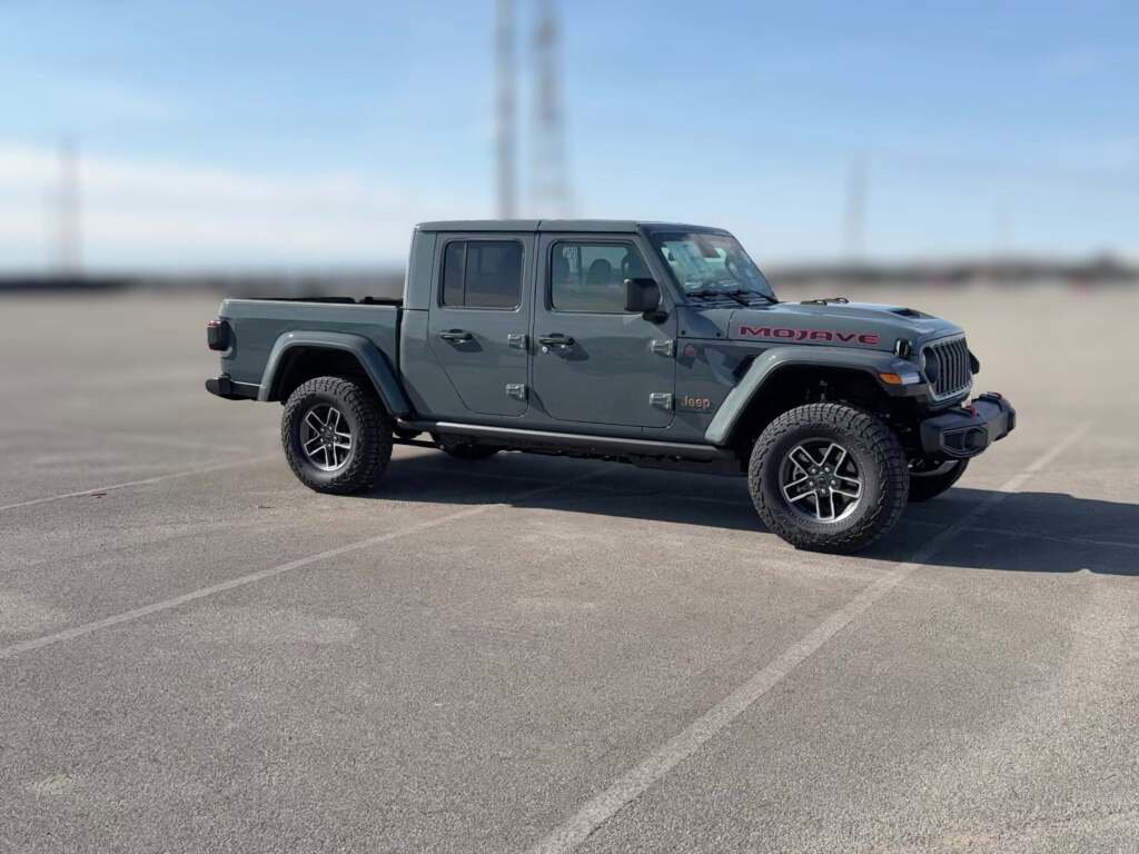 New 2026 Jeep Gladiator Mojave image 16