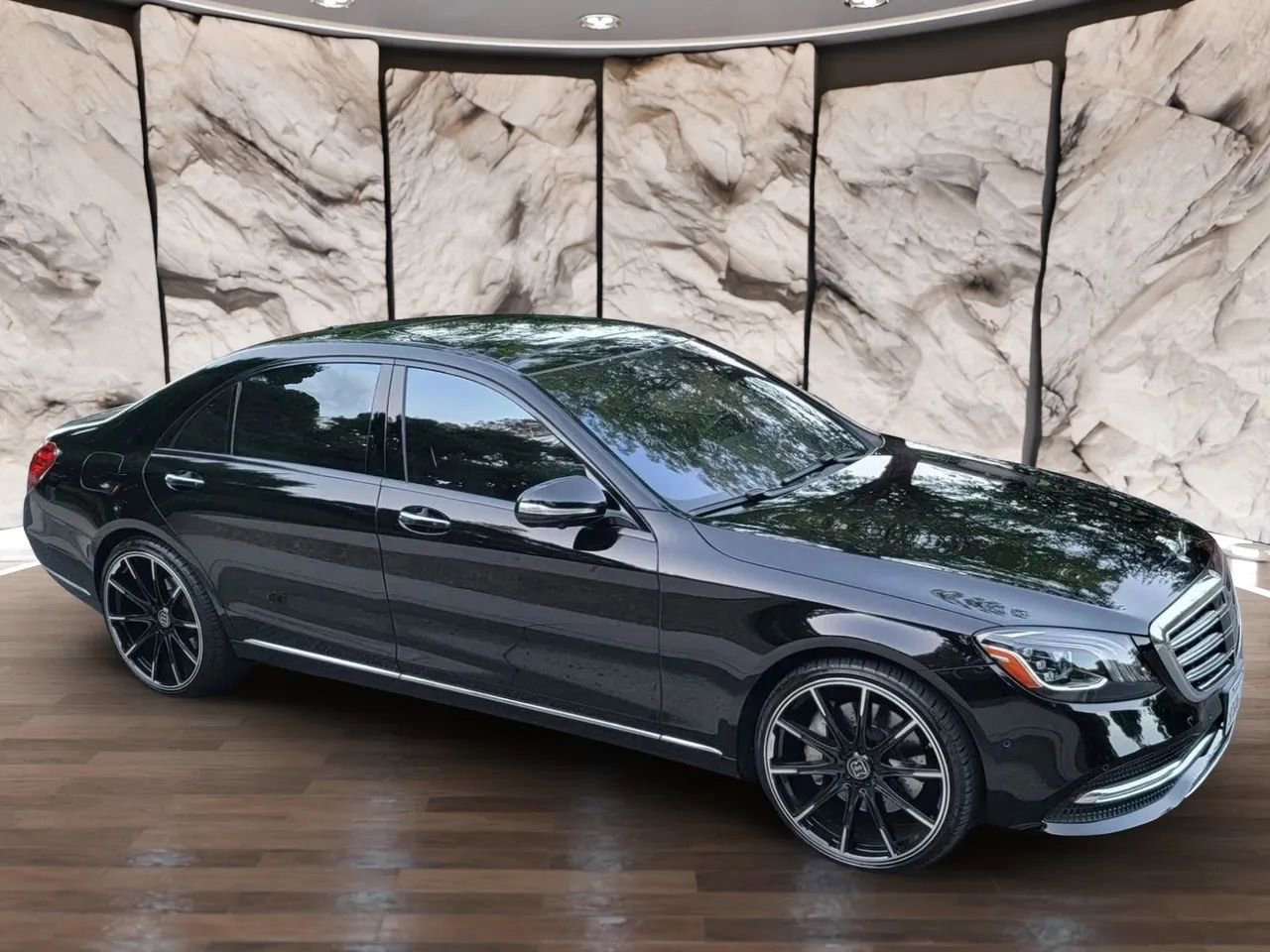 Used 2020 Mercedes-Benz S 560 Sedan image 17