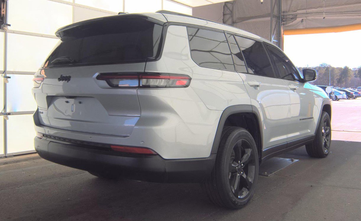 Used 2025 Jeep Grand Cherokee L Altitude w/ Trailer Tow Package image 4