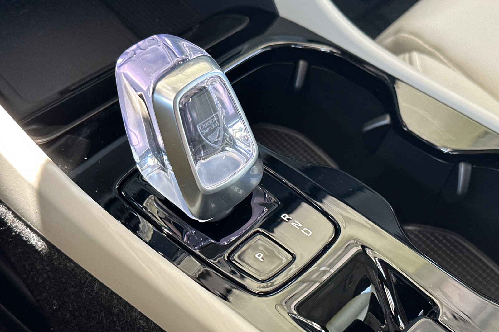 New 2026 Volvo XC40 B5 Ultra w/ Climate Package image 19