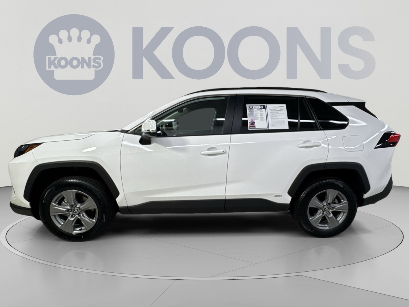 Used 2025 Toyota RAV4 XLE AWD/4WD image 17