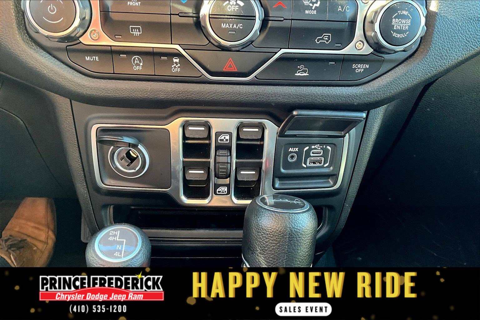 Used 2024 Jeep Gladiator Sport image 29