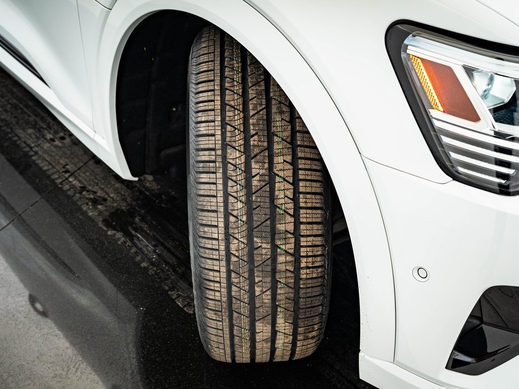 Used 2021 Audi e-tron Prestige w/ Prestige Package image 39