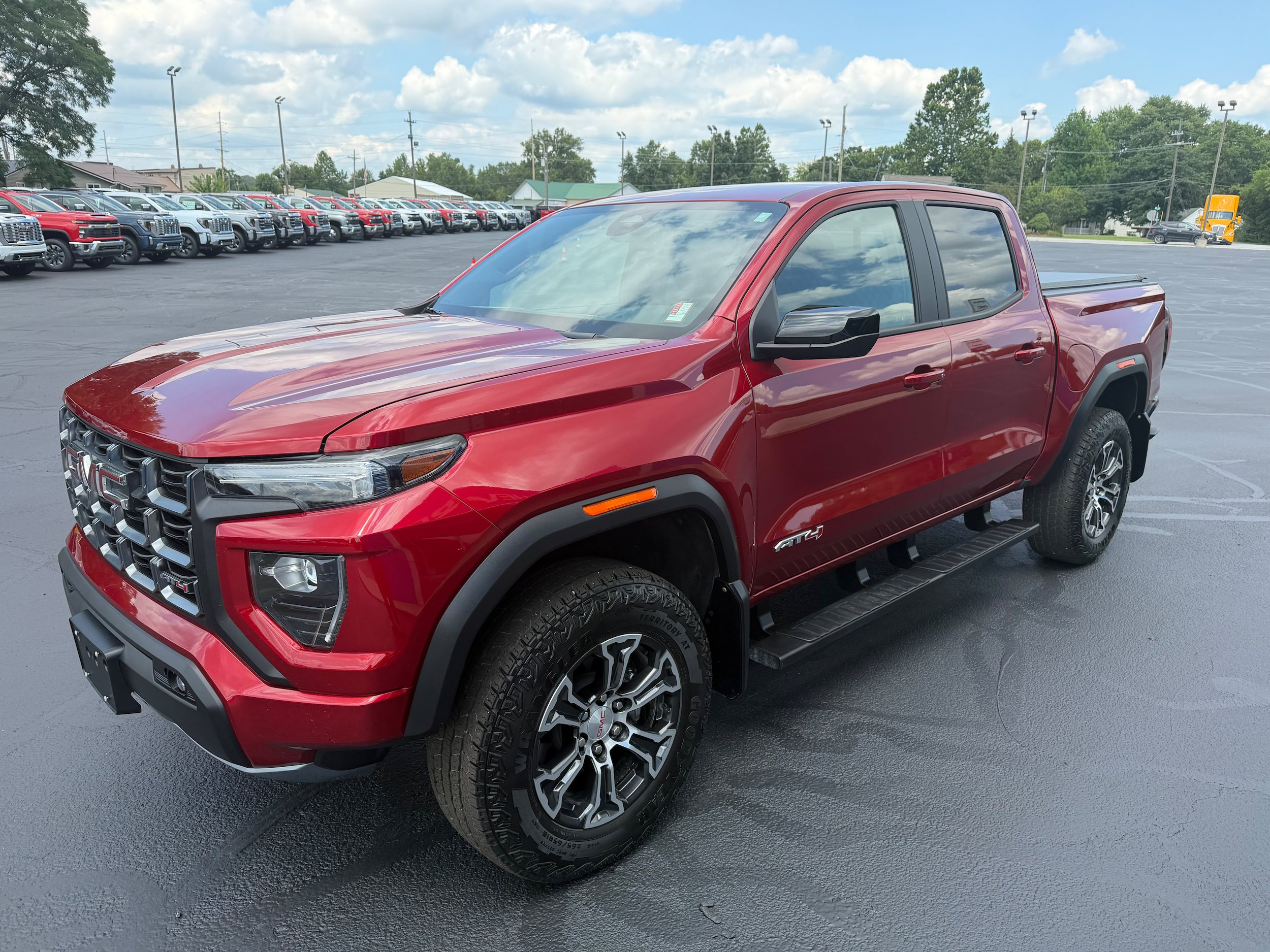 Used 2024 GMC Canyon AT4 w/ AT4 Premium Package AWD/4WD image 10