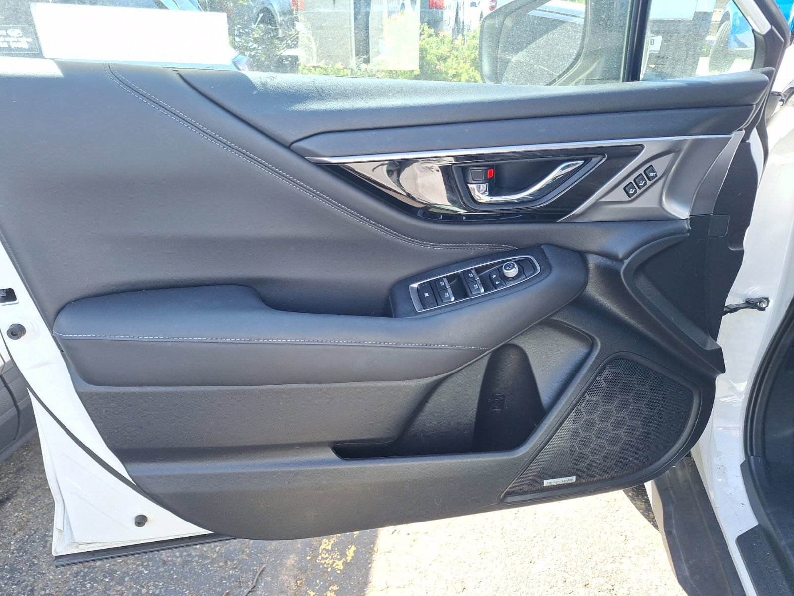 Used 2023 Subaru Outback Limited image 11