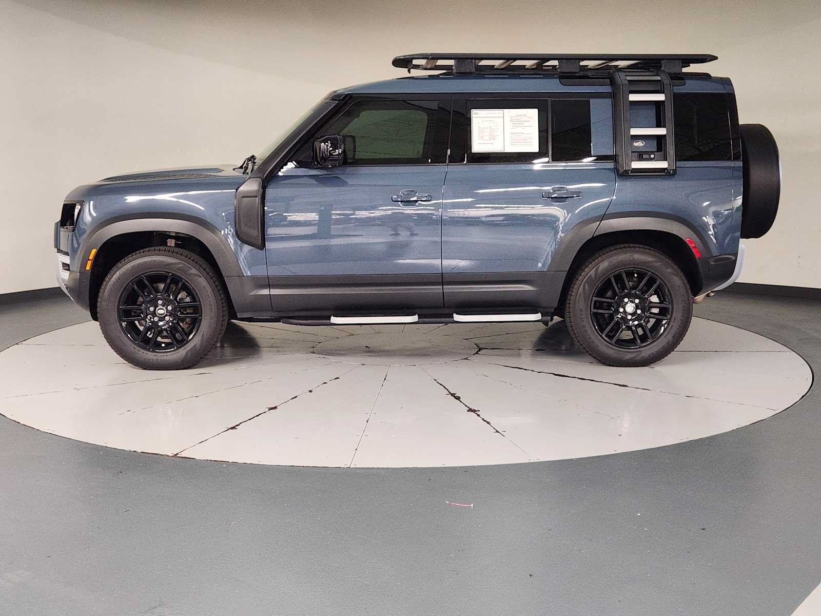 Used 2023 Land Rover Defender 110 S AWD/4WD image 5