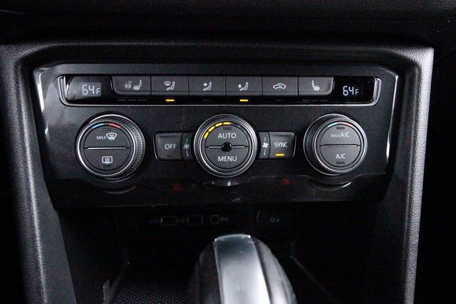 Used 2018 Volkswagen Tiguan SEL Premium image 16