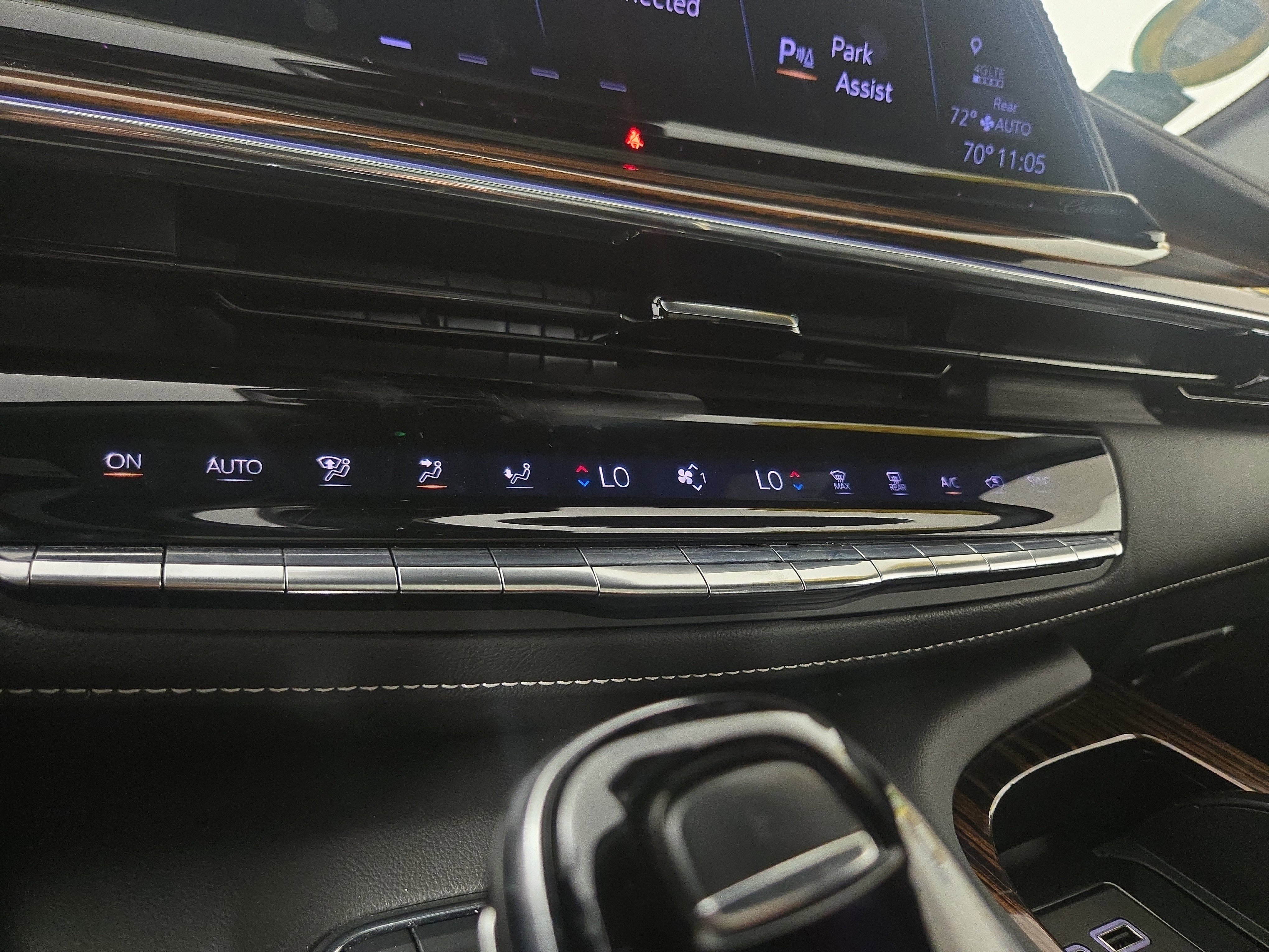 Certified 2023 Cadillac Escalade Premium Luxury w/ Touring Package AWD/4WD image 31