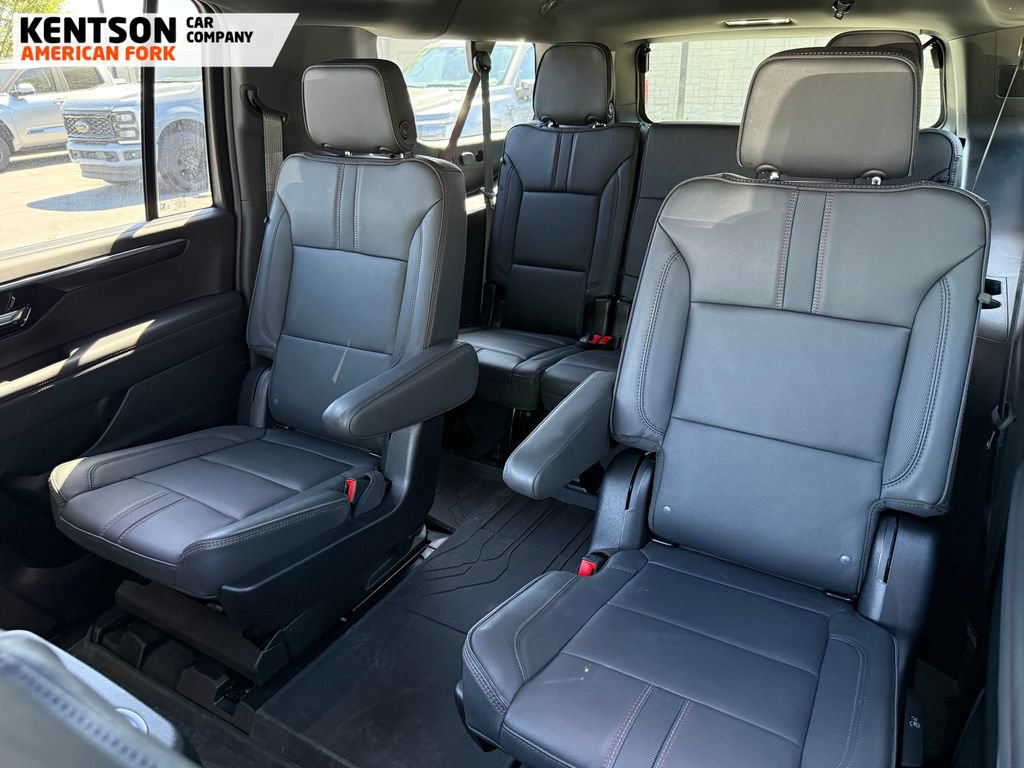 Used 2025 Chevrolet Suburban RST w/ RST Capability Package AWD/4WD image 30