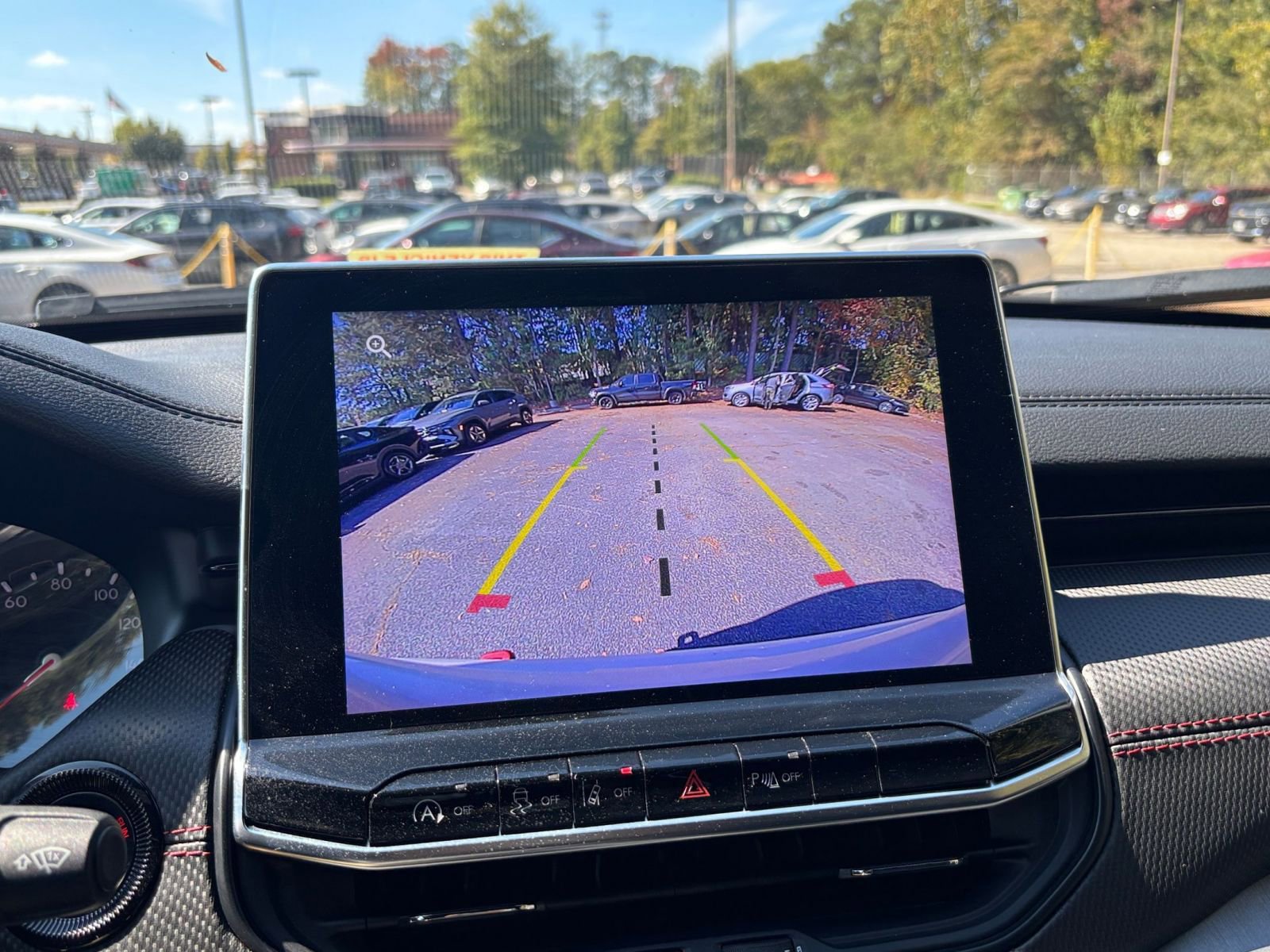 Used 2025 Jeep Compass Trailhawk image 17