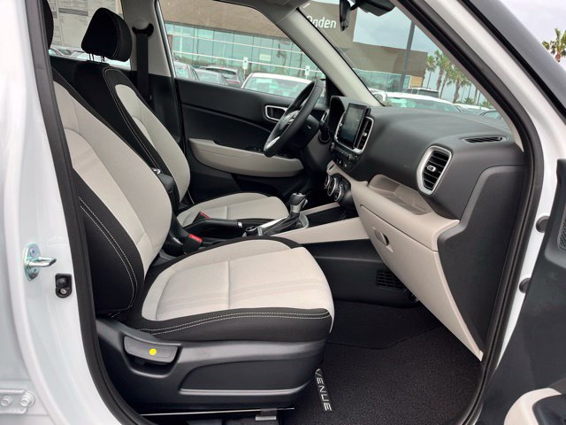 New 2026 Hyundai Venue SEL FWD image 22