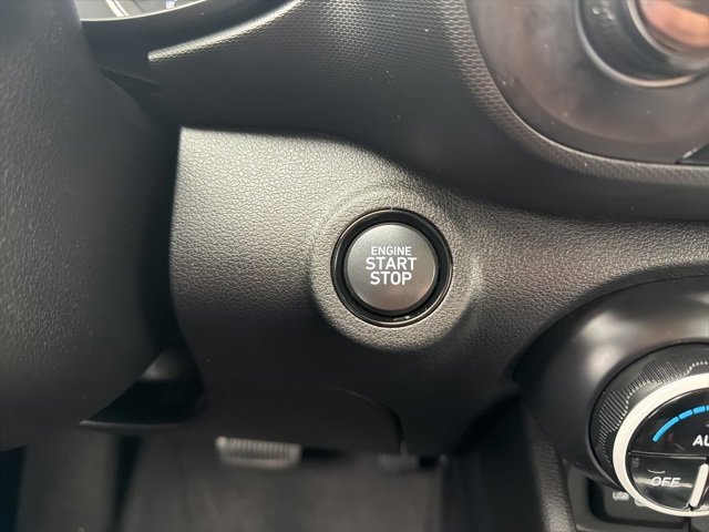 Certified 2022 Hyundai Venue Limited w/ Cargo Package image 24