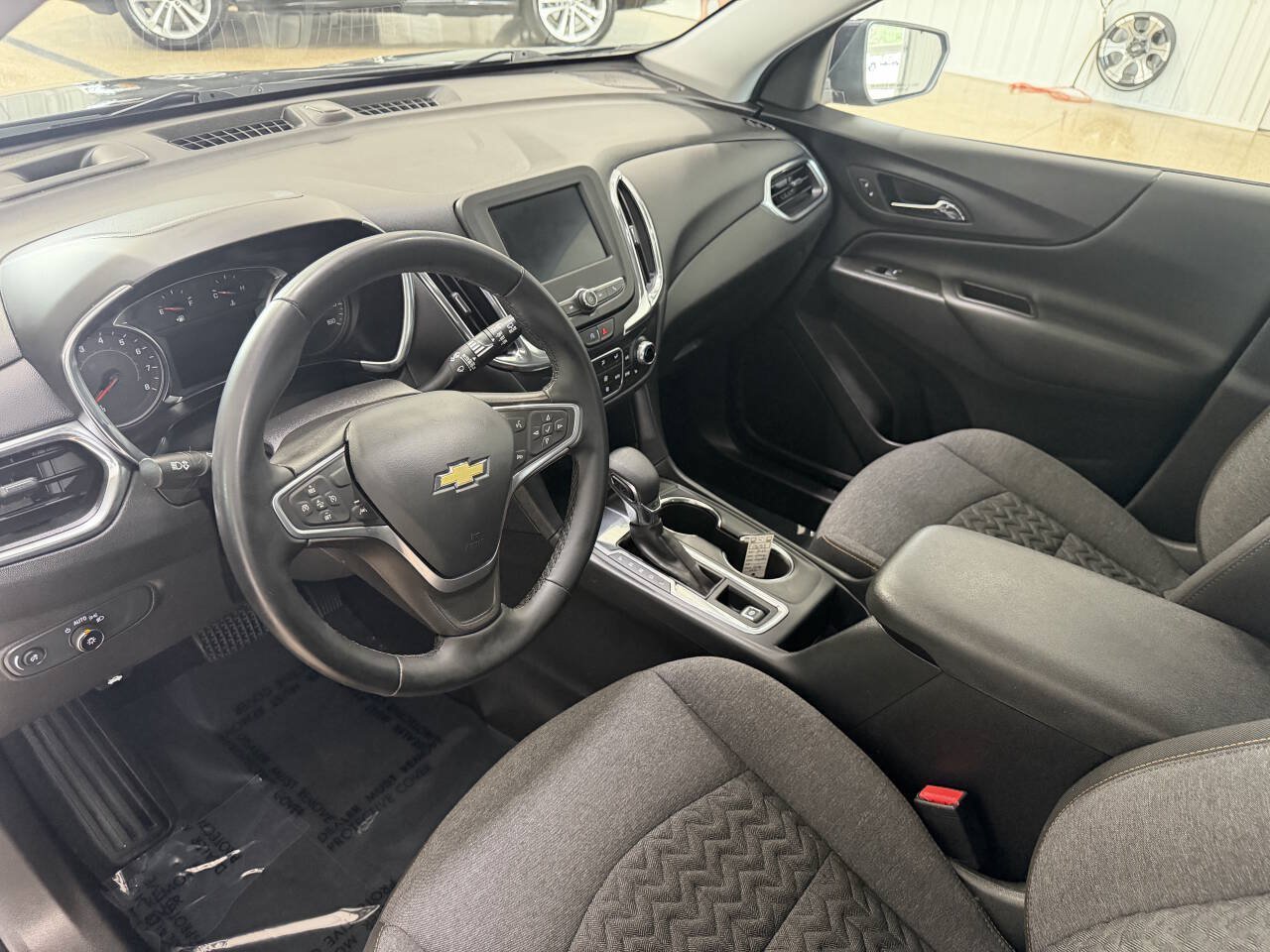 Used 2023 Chevrolet Equinox LT FWD image 7