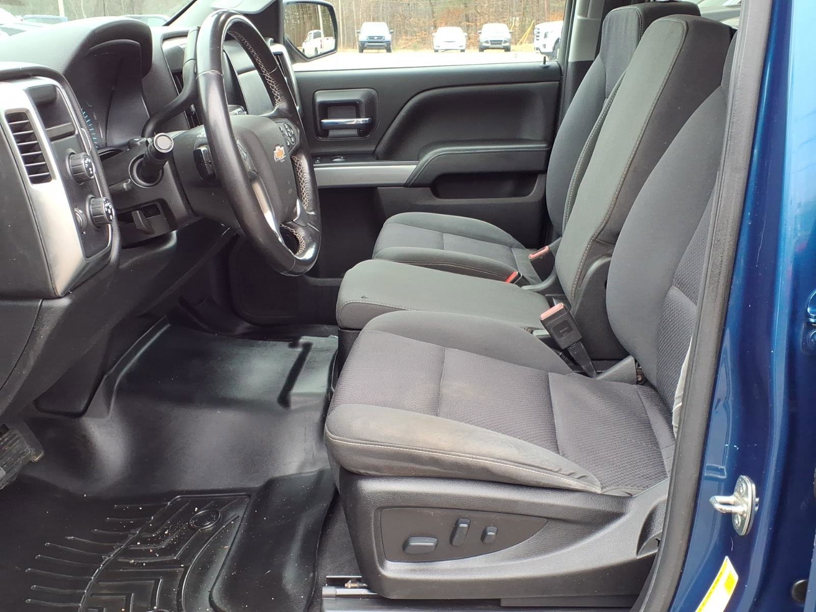 Used 2018 Chevrolet Silverado 1500 LT w/ All Star Edition AWD/4WD image 6
