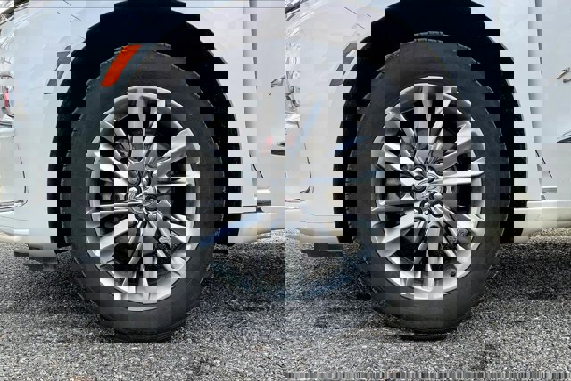 Used 2023 Buick Enclave Avenir w/ Avenir Technology Package image 8