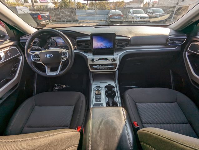Used 2023 Ford Explorer XLT RWD image 15
